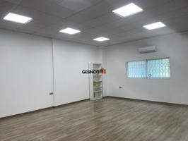 LOCAL COMERCIAL TOTALMENTE ACONDICIONADO photo 0
