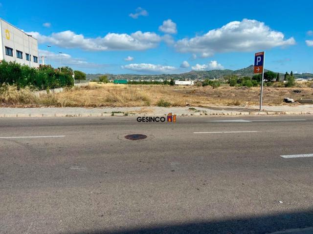 PARCELAS EN ALQUILER Y VENTA EN EL POLÍGONO LA VILA photo 0