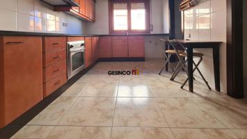 PISO EN VENTA EN AMPLIA AVENIDA photo 0