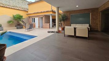 CASA CON PISCINA EN VENTA EN AIELO DE MALFERIT photo 0