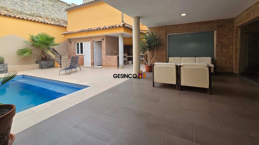 CASA CON PISCINA EN VENTA EN AIELO DE MALFERIT photo 0