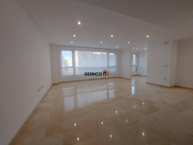 EXCELENTE INMUEBLE REFORMADO EN PRIMERA PLANTA CON TERRAZA photo 0