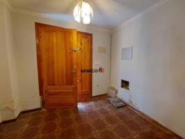 CASA UNIFAMILIAR CON TERRAZA PARA REFORMAR photo 0