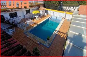 Chalet en Brillante con preciosos jardines y vistas photo 0