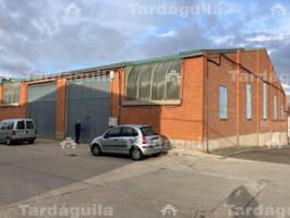 NAVE DE ESQUINA EN VENTA DE 739 M2 EN VILLARES DE LA REINA photo 0
