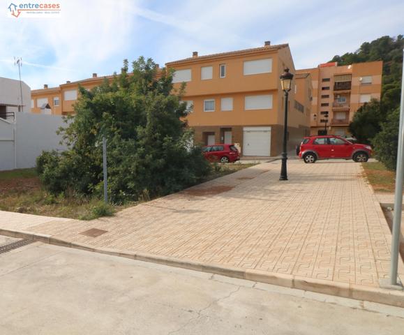 ¡Construye tu hogar en Petrés! Parcela urbana única, da a 2 calles y frente a parque 🌳 photo 0