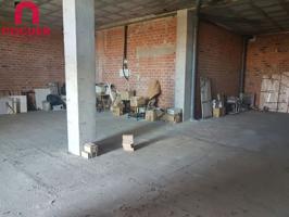 LOCAL COMERCIAL DIAFANO EN ALQUILER CON PLAZA DE PARKING photo 0