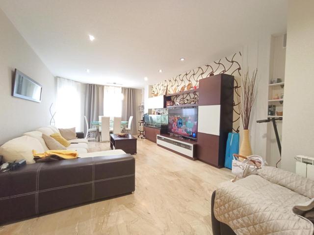 Espléndido piso en venta en Avenida de Salou de Reus photo 0