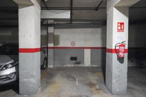 Amplia plaza de parking en venta – Carrer Rourell , Reus photo 0
