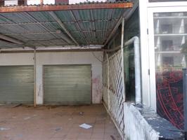 Local comercial con trastienda en venta en Salou photo 0