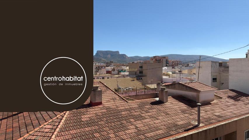 Piso de 4 dormitorios en Elda photo 0