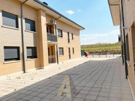 Alarifes Inmobiliaria les ofrece un bonito piso nuevo en Fuensaldaña. photo 0