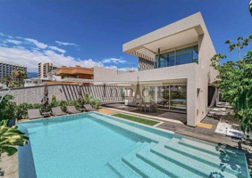 Villa de Lujo a Estrenar a 50 Metros del Mar en Playa de las Américas photo 0