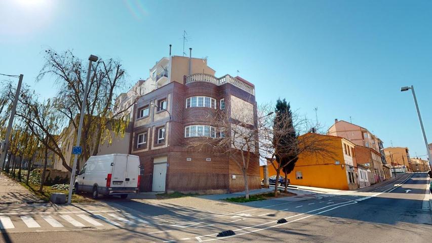 Casa En venta en Calle Don Pío Ballesteros, Oliver Y Valdefierro, Zaragoza photo 0