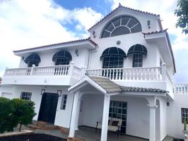 Villa En venta en La Orotava photo 0