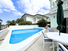 Villa En venta en Arona photo 0
