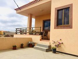 Villa En venta en Arico photo 0