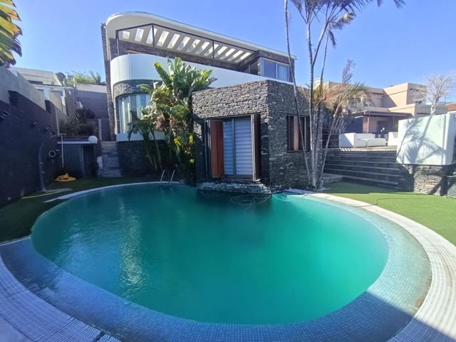 Villa En venta en El Rosario photo 0