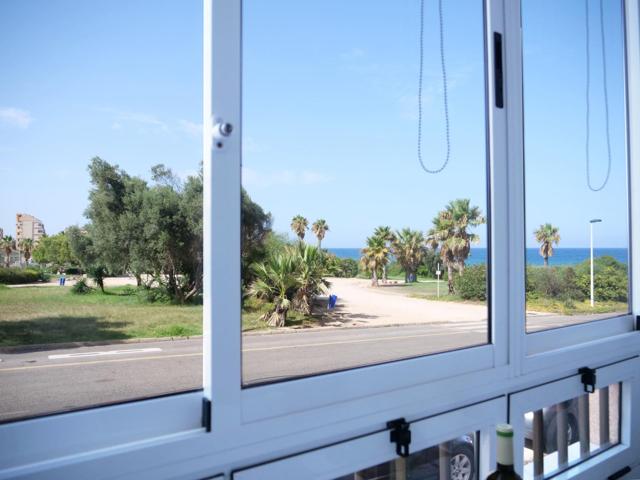 Apartamento acogedor a 100 metros de las aguas azules del mar Mediterráneo. photo 0