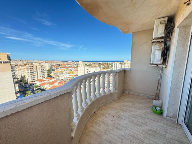 Apartamento en Planta 11 con vistas abiertas en Nueva Torrevieja photo 0