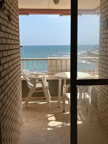 Apartamento con 3 Dormitorios y Plaza de Garaje a Solo 20 Metros de la Playa de Los Locos photo 0