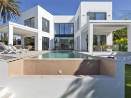 Villa En venta en Marbella photo 0