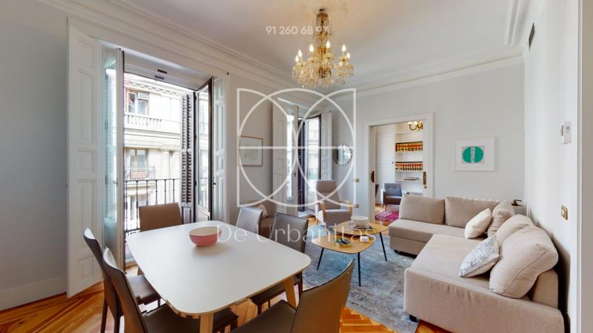 Piso En venta en Cortes, Madrid photo 0