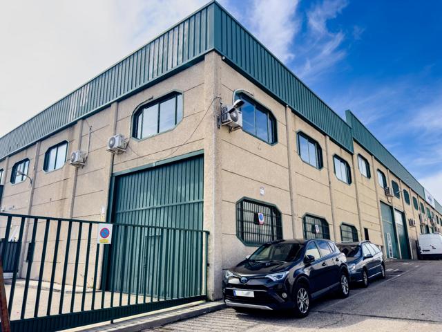 Nave Industrial En alquiler en Villaverde Alto, Madrid photo 0
