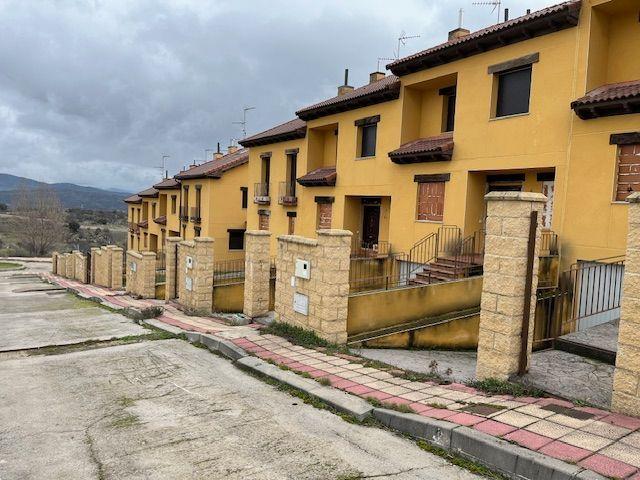 Terrenos Edificables En venta en El Tiemblo photo 0
