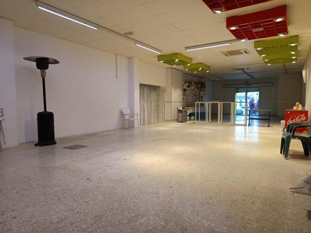 ALQUILER LOCAL EN CAMAS photo 0