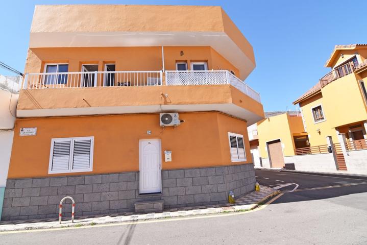 Piso En venta en Calle Tenerife, Agüimes, Agüimes photo 0