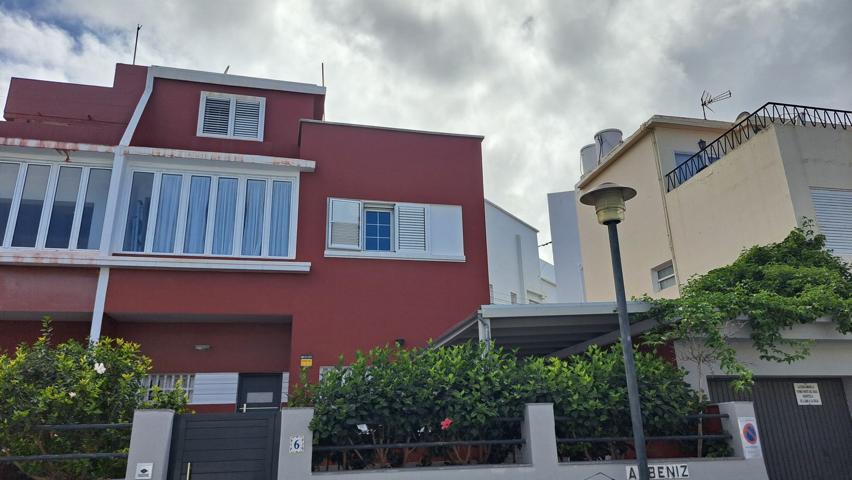 Unifamiliar Pareada En alquiler en Calle Albéniz, Centro, Las Palmas De Gran Canaria photo 0