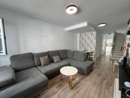 Unifamiliar Pareada En venta en Calle Safantía, 46, Argana-Maneje, Arrecife photo 0
