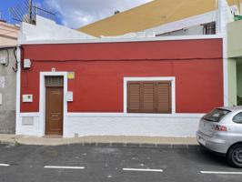 Casa En venta en Calle Santa Teresa De Jesús, 35, Jinamar, Telde photo 0