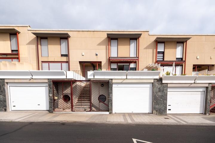 Dúplex En venta en Calle Manuel De León Falcón, 25, Ciudad Alta, Las Palmas De Gran Canaria photo 0