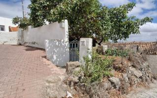 Casa En venta en Calle Cristóbal Martel Suárez, 17, Las Palmas photo 0
