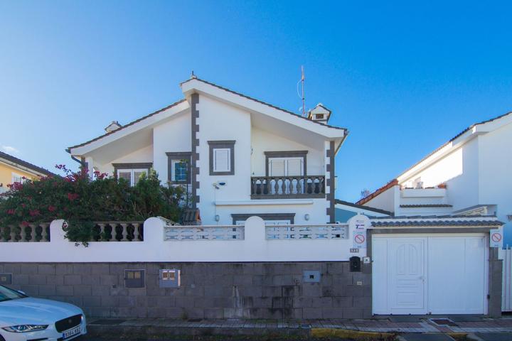 Unifamiliar Pareada En venta en Gregorio Fernández, 3, Tafira, Las Palmas De Gran Canaria photo 0