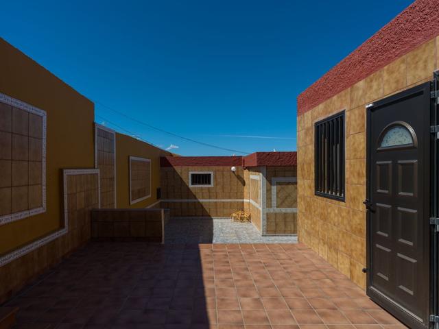 Unifamiliar Pareada En venta en Calle Zorrilla, 19, Playa Del Hombre - Taliarte - Salinetas, Telde photo 0