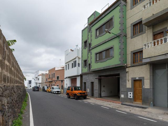 Unifamiliar Pareada En venta en Calle Trapiche, 49, Firgas photo 0