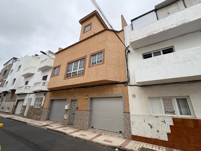 Unifamiliar Pareada En venta en Calle Guatatiboa, 21, Tamaraceite - San Lorenzo, Las Palmas De Gran Canaria photo 0