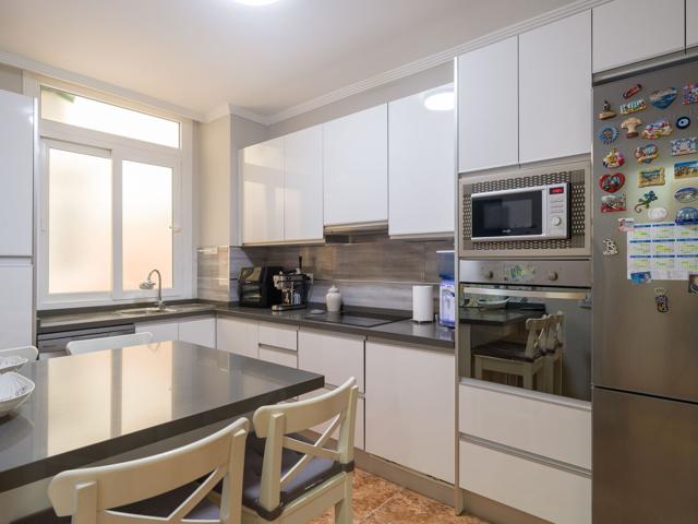 Piso En venta en Calle Umiaga, 13, Puerto - Canteras, Las Palmas De Gran Canaria photo 0