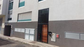 Piso En venta en Calle Telde, 62, Vecindario Centro-San Pedro Mártir, Santa Lucía De Tirajana photo 0