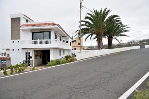 Casa En venta en Calle Alcalde Pedro Moreno, 234, Moya photo 0