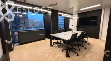 Oficina en ALQUILER totalmente implantada lista para trabajar en la mejor zona de negocios Les Corts photo 0