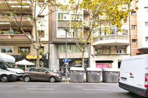 Gran local en venta en Gràcia (Vallcarca i els Penitents) photo 0