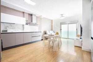 Moderna vivienda a la venta en el corazón de vecindario photo 0