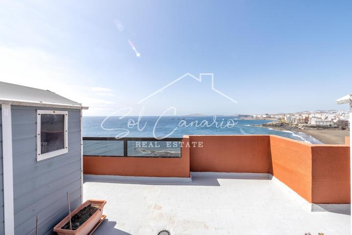 Tu Nuevo Hogar en Telde con Vistas Incomparables a la Playa de Melenara photo 0