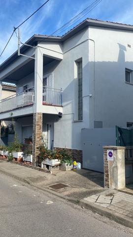 Casa En venta en Banyoles photo 0