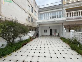 Chalet en 2ª linea de playa, dos viviendas, magnifica terraza 70 m2 con vistas al mar photo 0