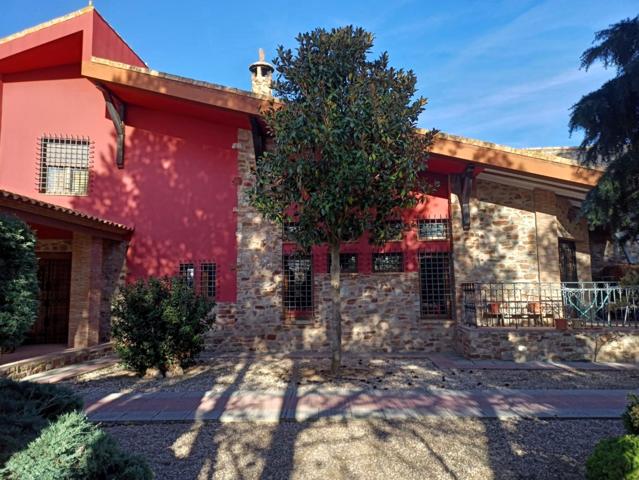 Villa En venta en Teruel photo 0